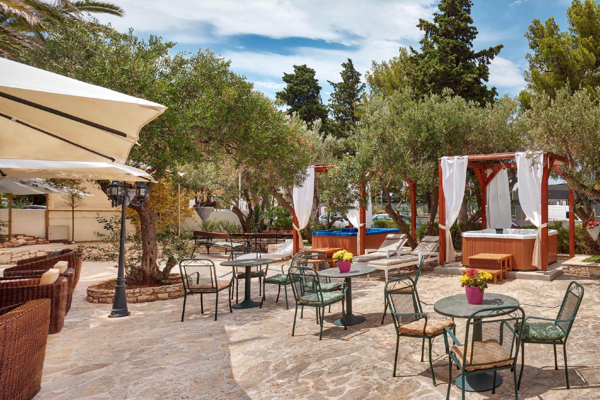 Hotel Villa Adriatica - Adults Only Supetar Exterior foto